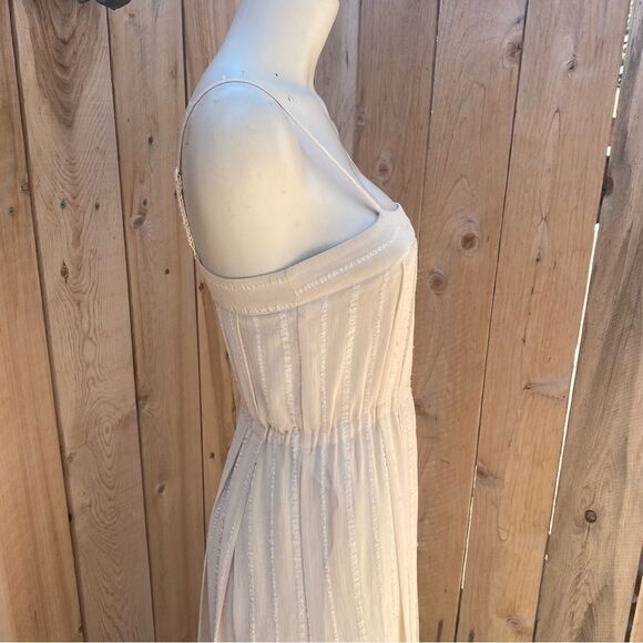 Forever 21 pleated off white/ beige maxi dress size small - Picture 8 of 13